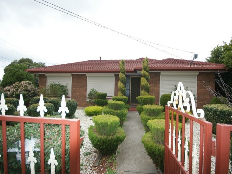 8 Strickland Avenue, Hoppers Crossing VIC 3029