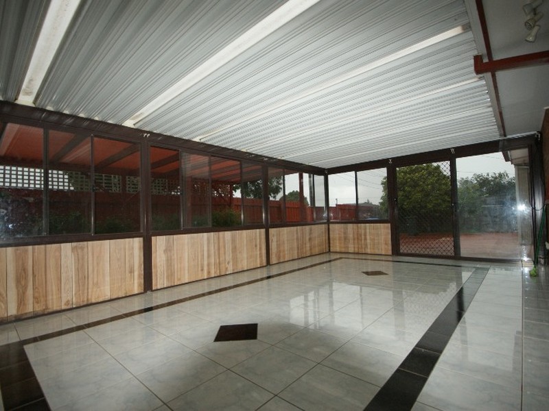 8 Strickland Avenue, Hoppers Crossing VIC 3029