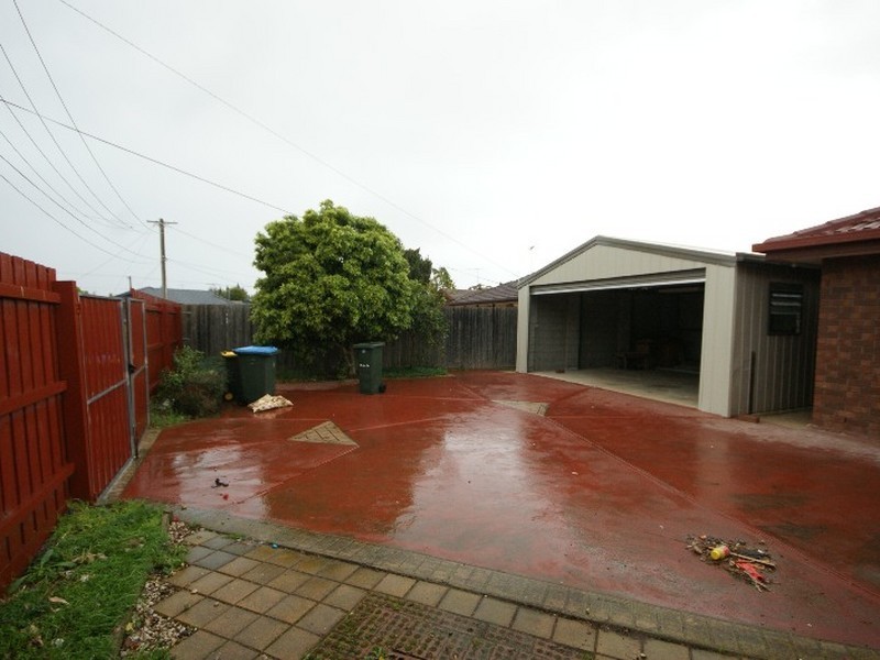 8 Strickland Avenue, Hoppers Crossing VIC 3029