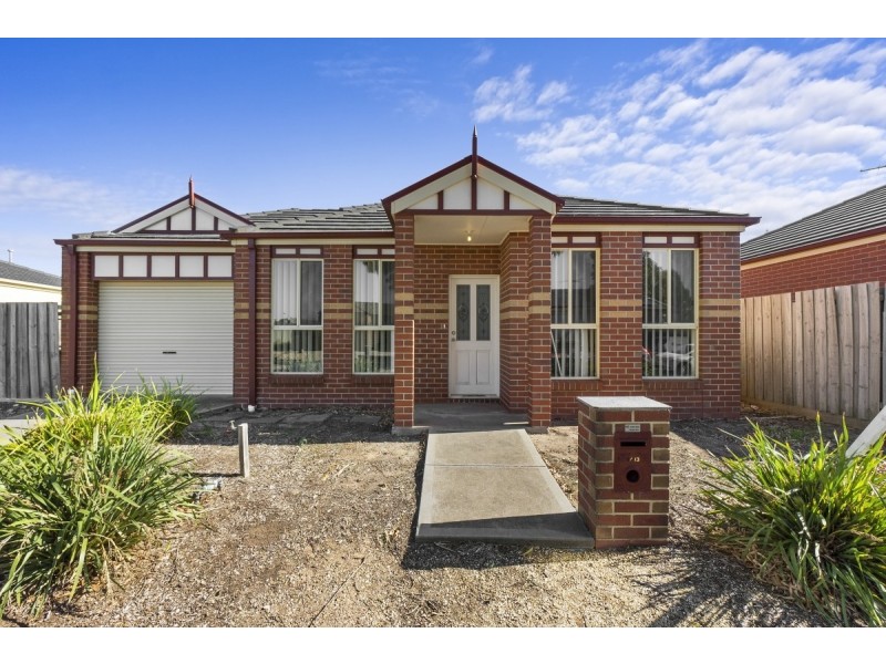 2/13 Bellinger Crescent, Wyndham Vale VIC 3024