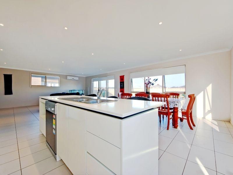 15 Lilyturf Drive, Tarneit VIC 3029