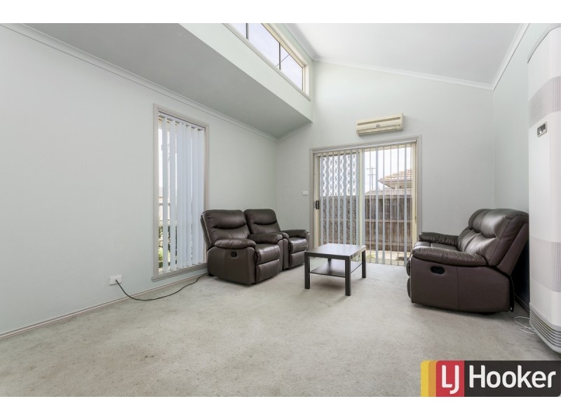 1/27 Hotham Crescent, Hoppers Crossing VIC 3029