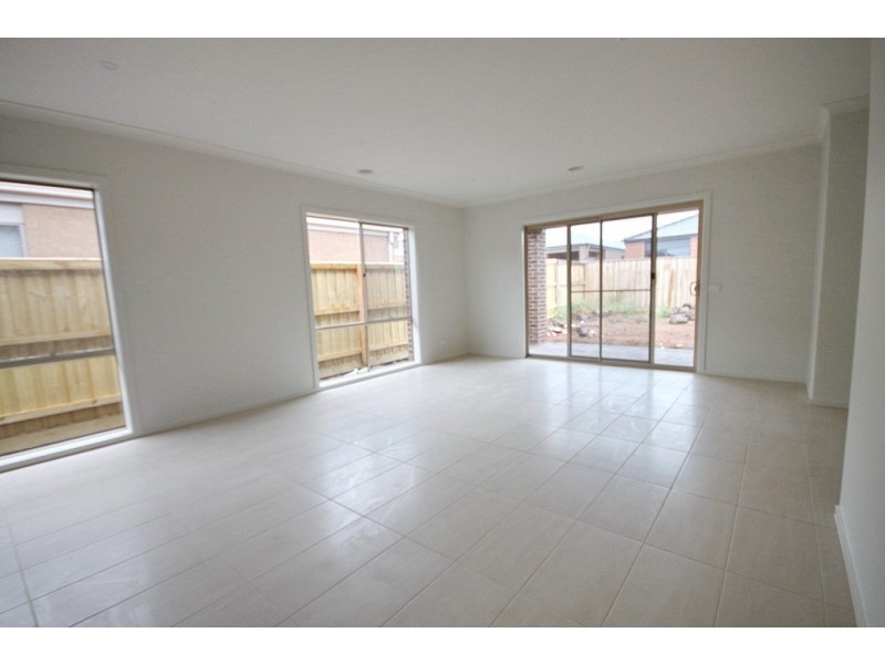 5 Strawberry Road, Wyndham Vale VIC 3024