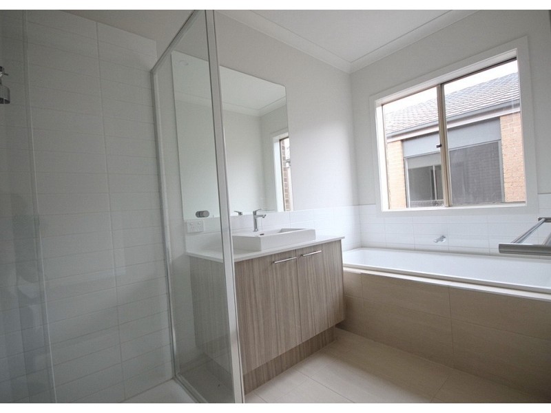 5 Strawberry Road, Wyndham Vale VIC 3024