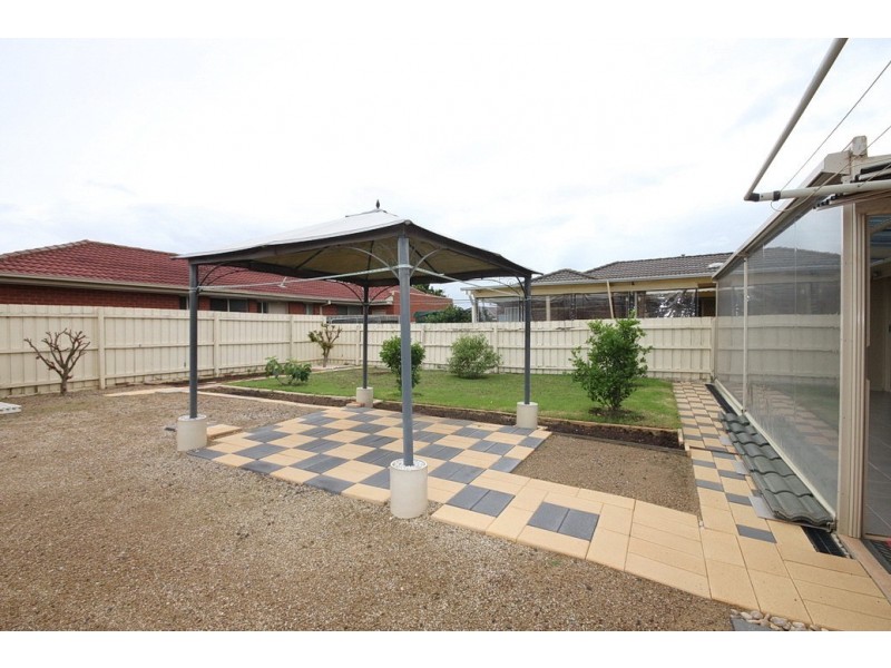 3 Rutman Close, Werribee VIC 3030