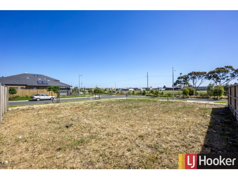 25 Stoneleigh Circuit, Williams Landing VIC 3027
