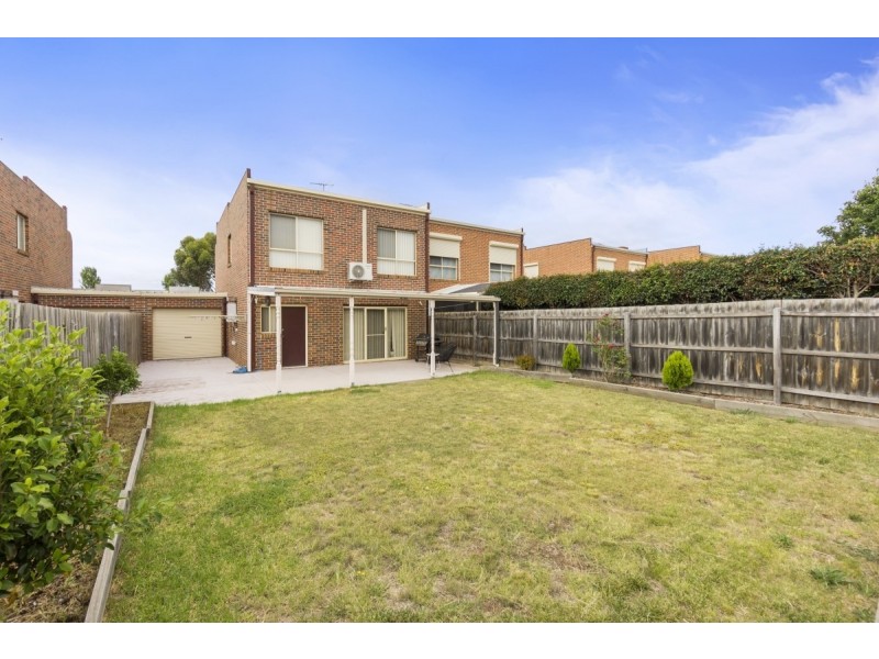 4 Avon Walk, Taylors Hill VIC 3037