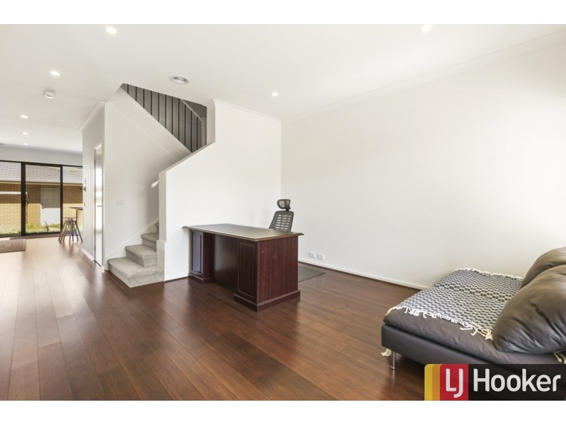 14 Broadbeach Circuit, Point Cook VIC 3030