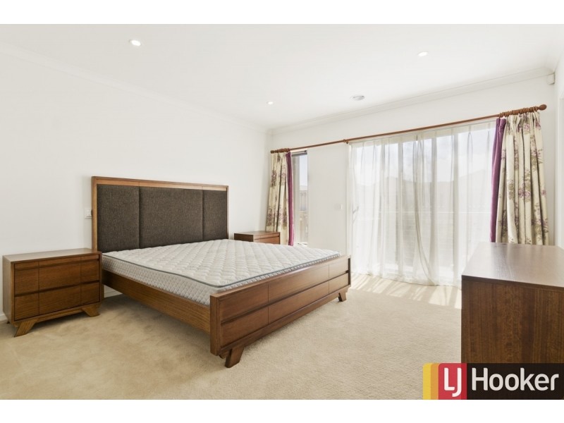 14 Broadbeach Circuit, Point Cook VIC 3030