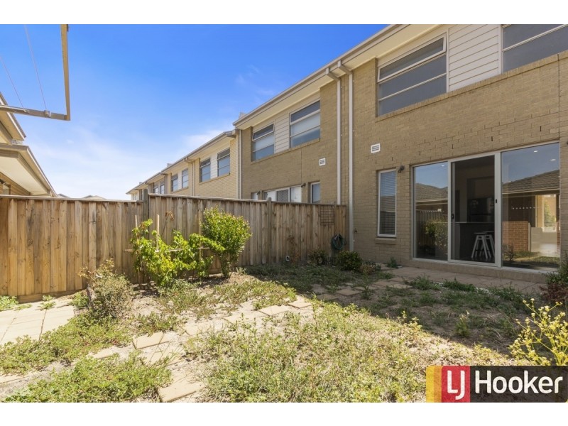 14 Broadbeach Circuit, Point Cook VIC 3030