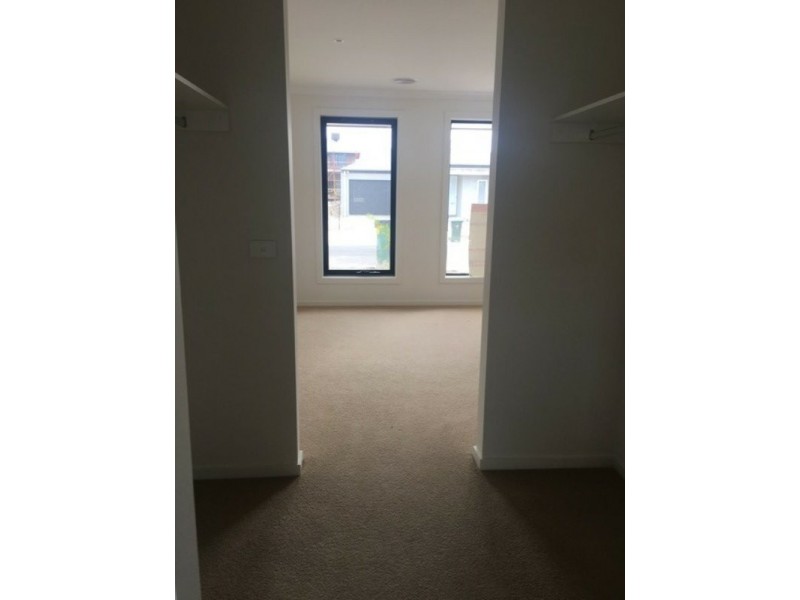 6 Airmaid Drive, Williams Landing VIC 3027