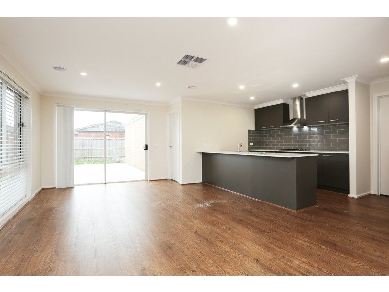 15 Tess Grove, Truganina VIC 3029