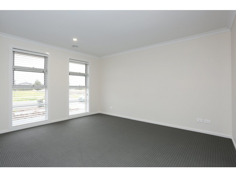 15 Tess Grove, Truganina VIC 3029