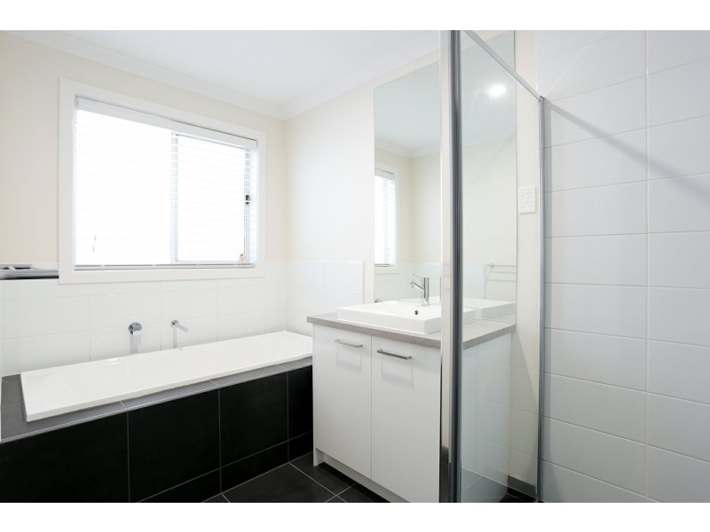 15 Tess Grove, Truganina VIC 3029