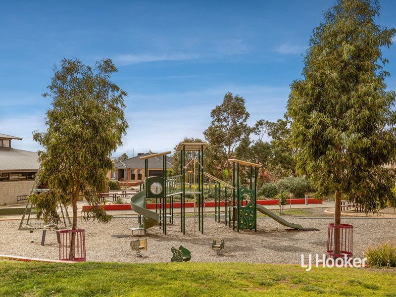 11 Sinclair Crescent, Tarneit VIC 3029