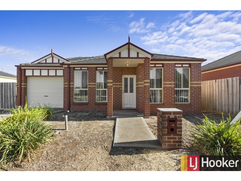 2/13 Bellinger Crescent, Wyndham Vale VIC 3024