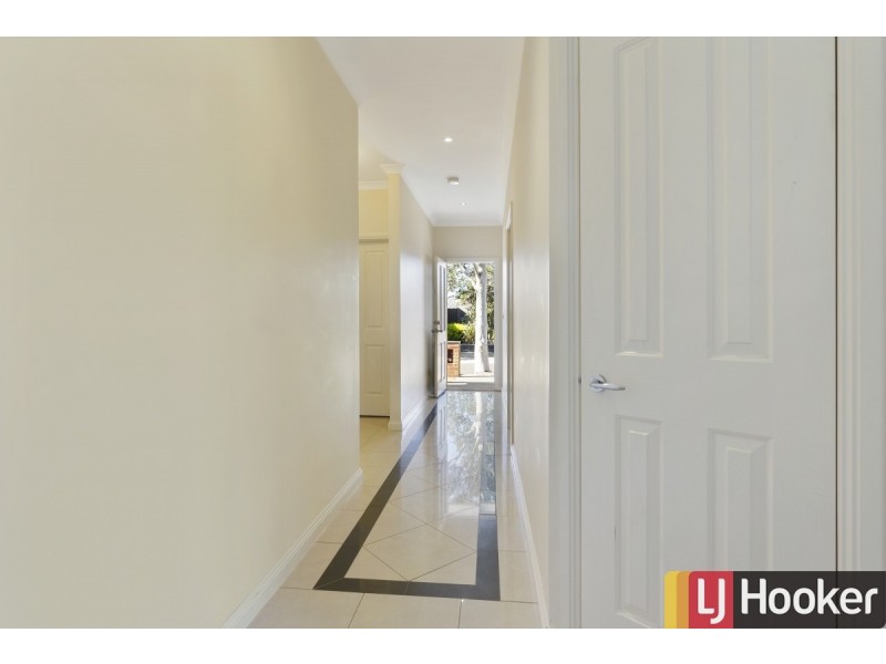 2/13 Bellinger Crescent, Wyndham Vale VIC 3024