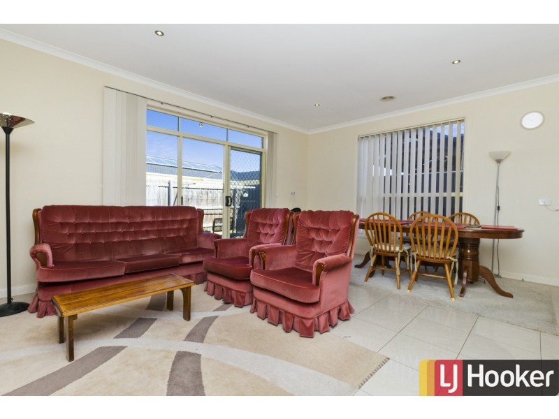 2/13 Bellinger Crescent, Wyndham Vale VIC 3024