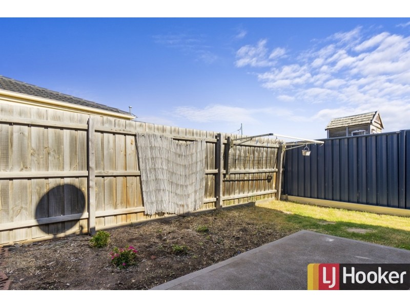 2/13 Bellinger Crescent, Wyndham Vale VIC 3024