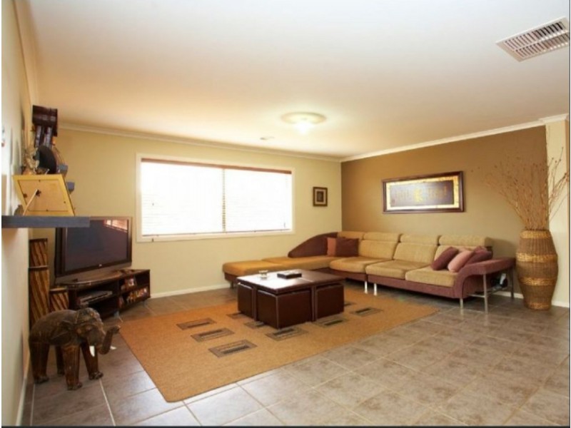 35 Emperor Parade, Tarneit VIC 3029