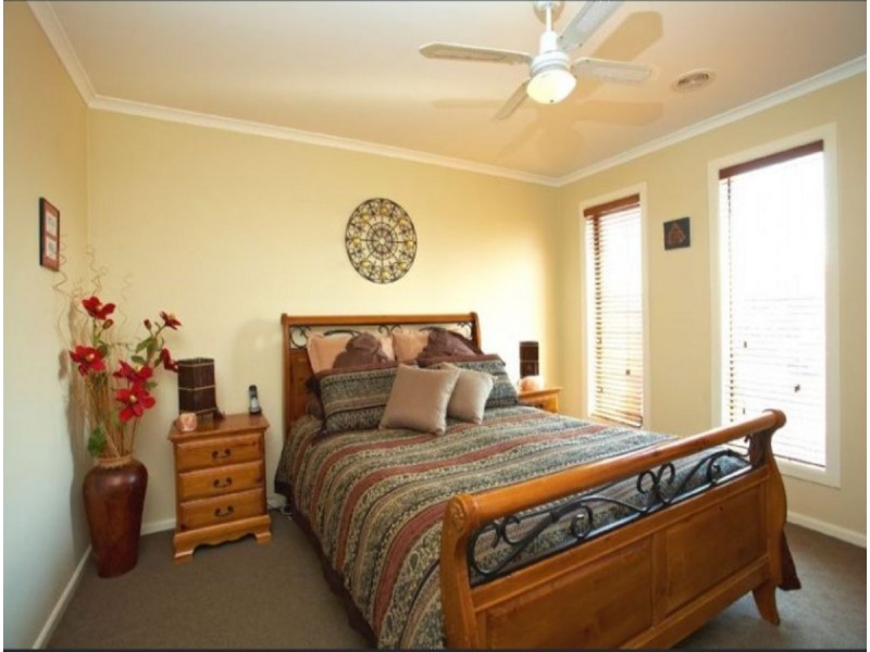 35 Emperor Parade, Tarneit VIC 3029