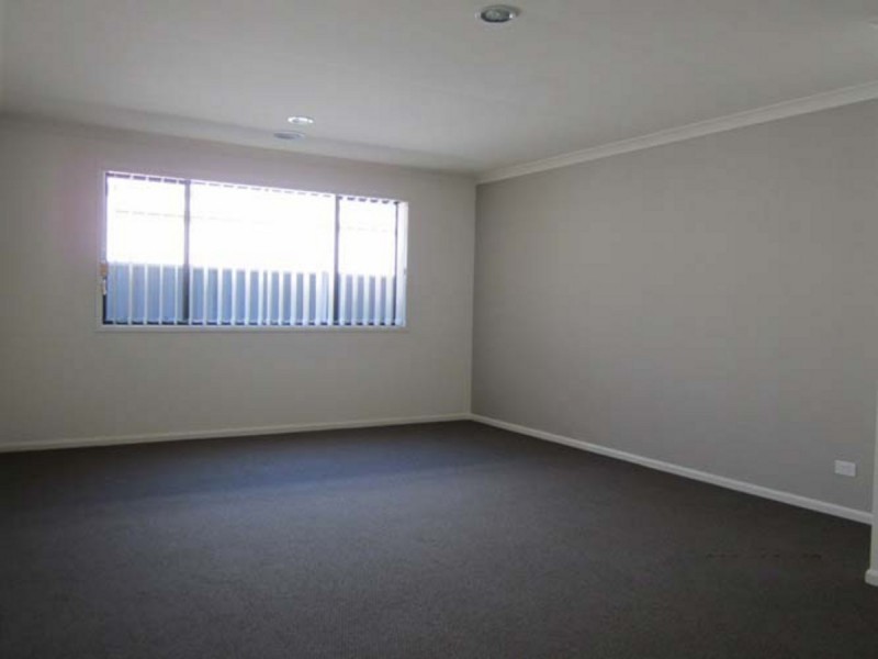 104 Rosella Avenue, Werribee VIC 3030