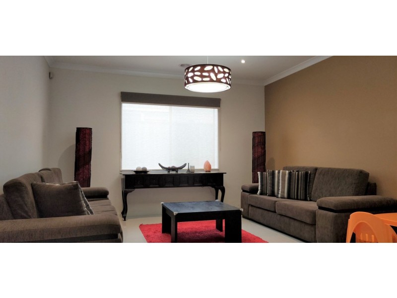 27 Ferriman Way, Truganina VIC 3029