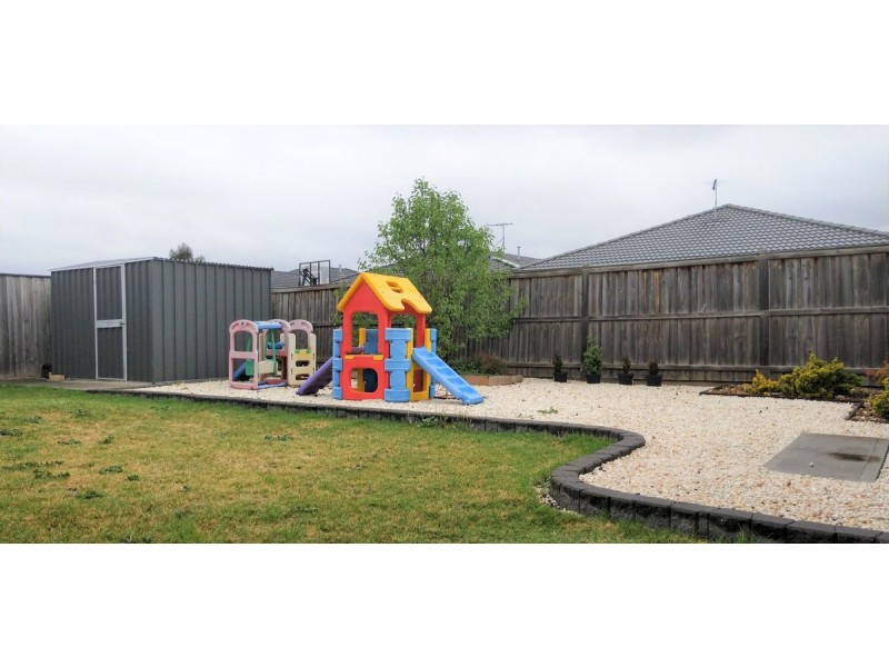 27 Ferriman Way, Truganina VIC 3029