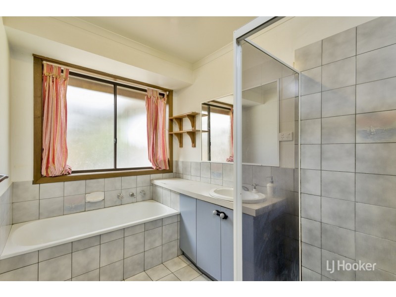 14 Kingfisher Court, Werribee VIC 3030