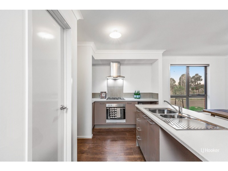 38 Bowling Avenue, Point Cook VIC 3030