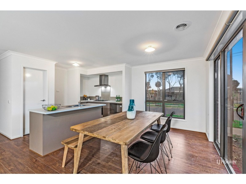 38 Bowling Avenue, Point Cook VIC 3030