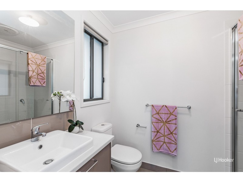 38 Bowling Avenue, Point Cook VIC 3030