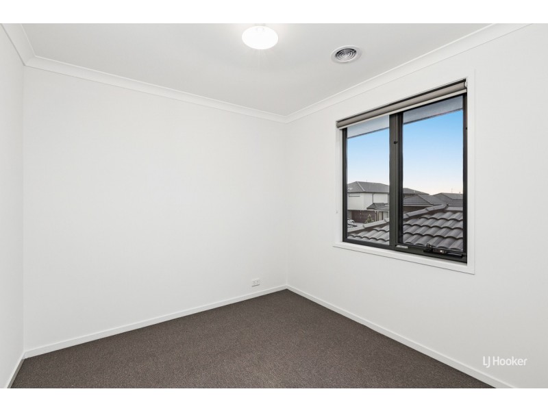 38 Bowling Avenue, Point Cook VIC 3030