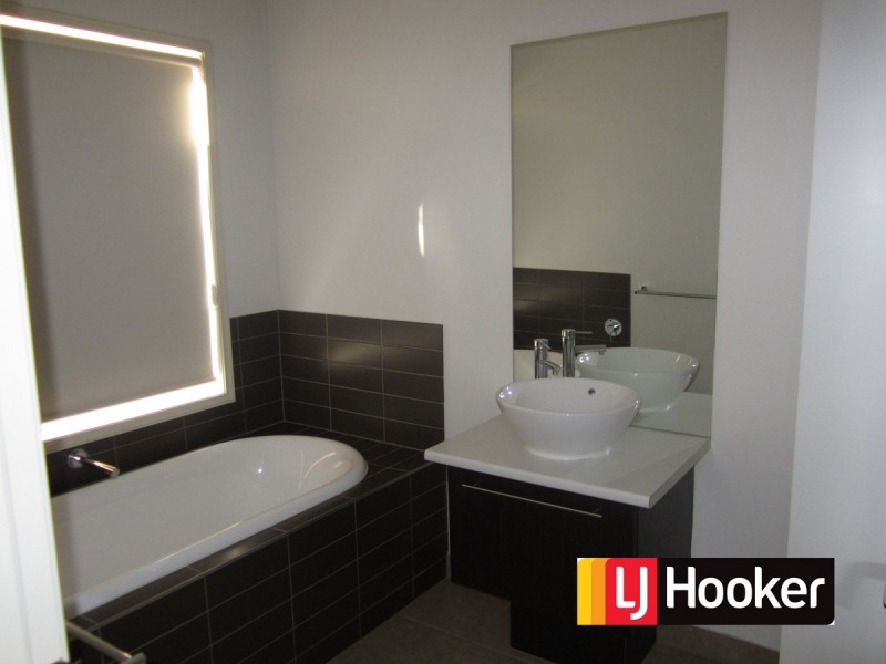 36 Mayfield Avenue, Truganina VIC 3029