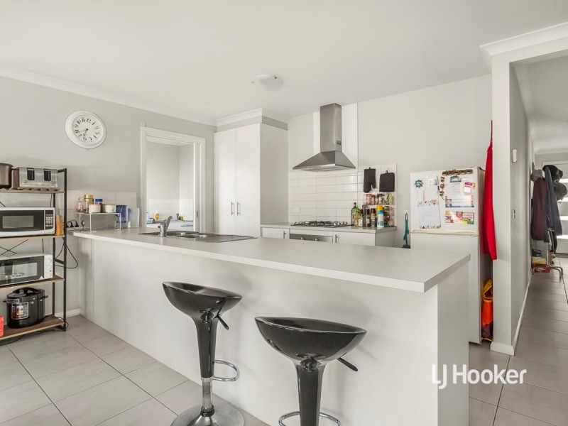 28 Gosse Crescent, Brookfield VIC 3338