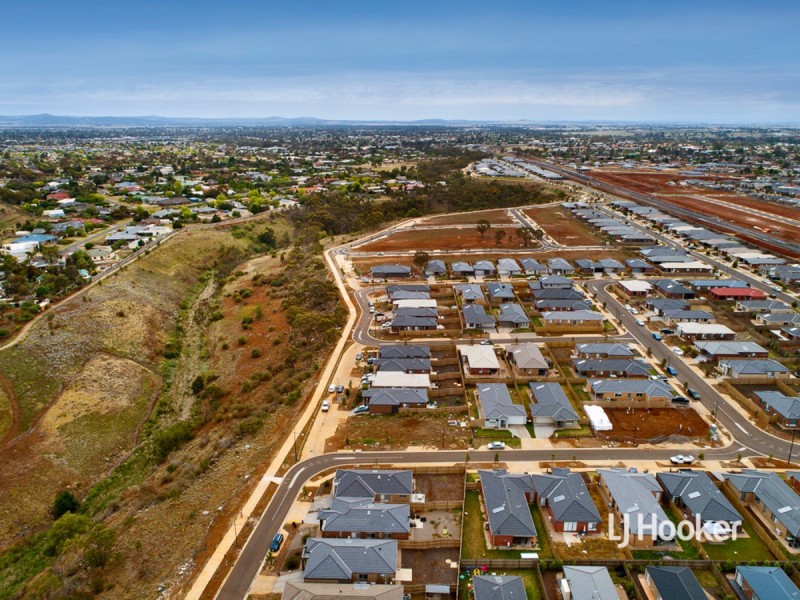 28 Gosse Crescent, Brookfield VIC 3338