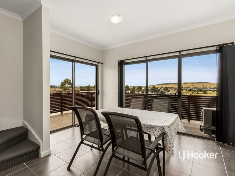 25 Swagman Walk, Wollert VIC 3750