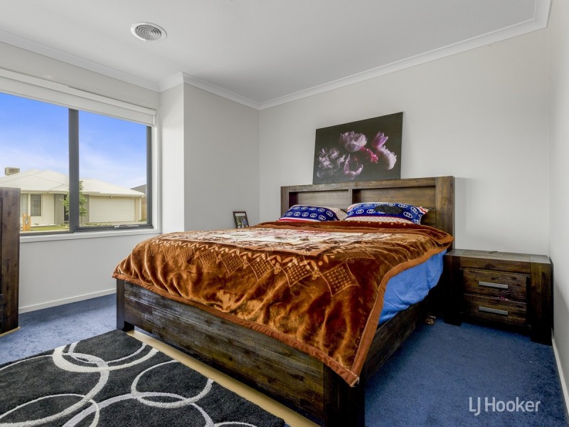 15 Wongabeena Grove, Werribee VIC 3030