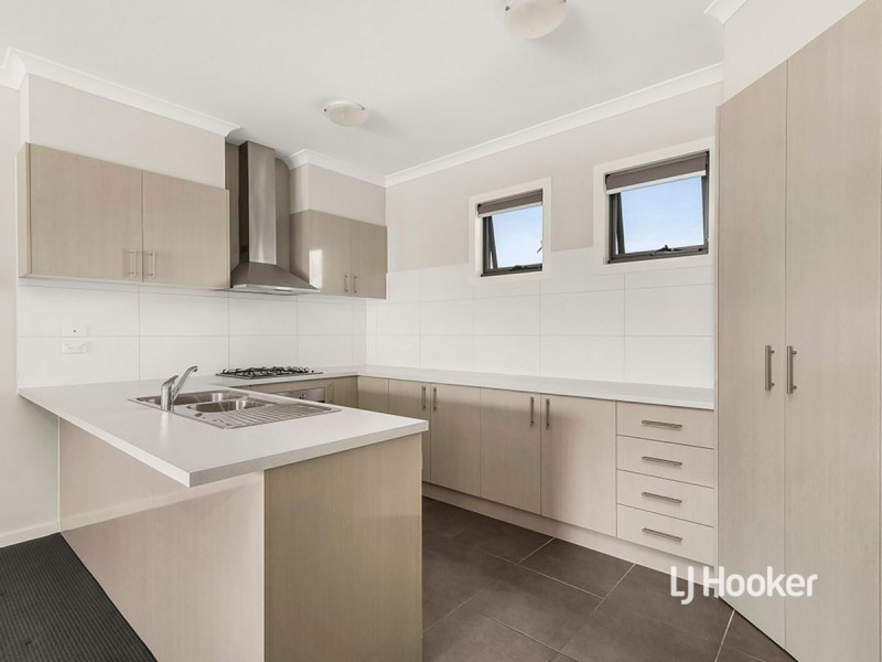 42/20 Hyde Park Avenue, Craigieburn VIC 3064