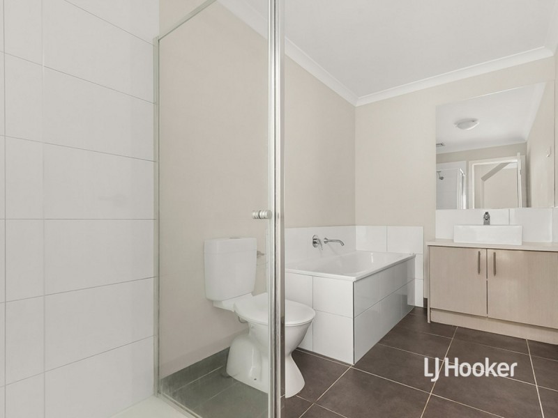 42/20 Hyde Park Avenue, Craigieburn VIC 3064