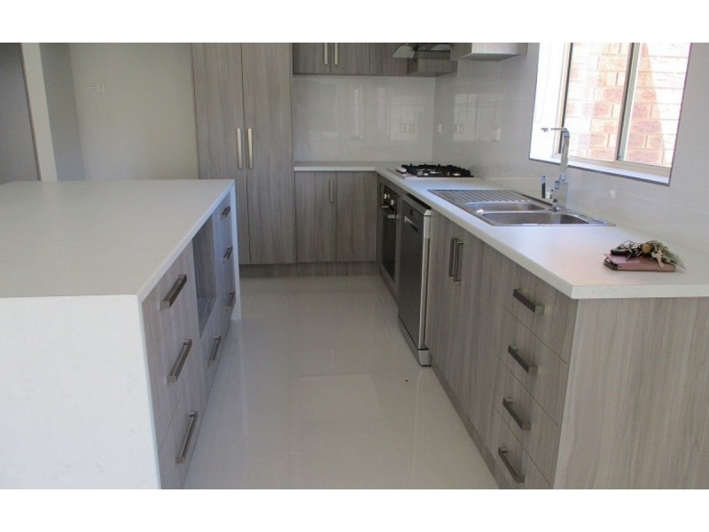 13 Sonnet Way, Truganina VIC 3029