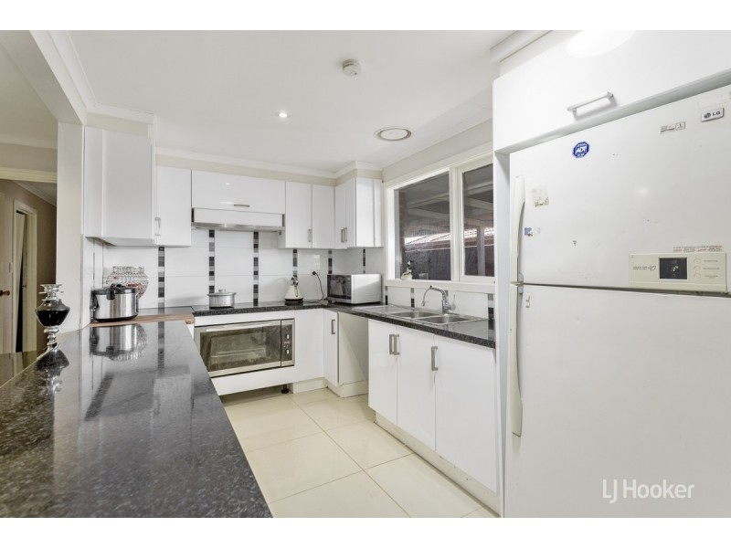 23 Stewart Crescent, Rockbank VIC 3335