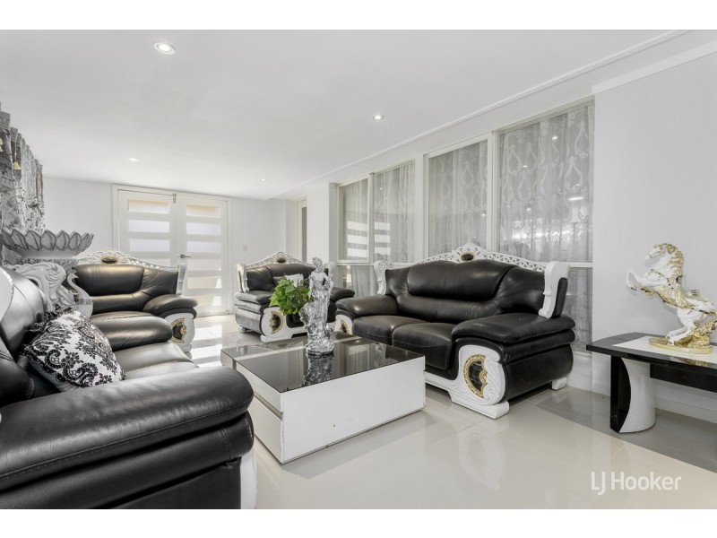 23 Stewart Crescent, Rockbank VIC 3335