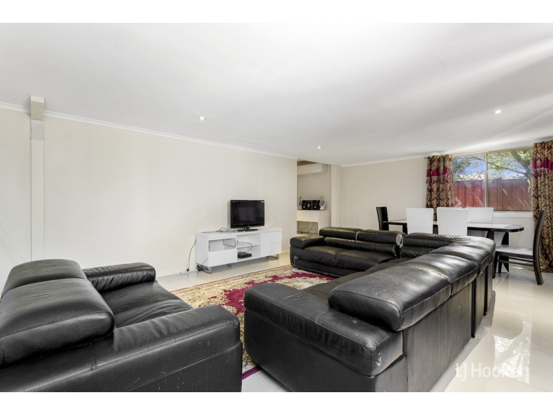 23 Stewart Crescent, Rockbank VIC 3335