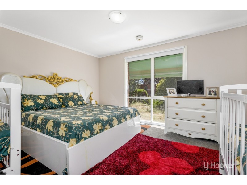 23 Stewart Crescent, Rockbank VIC 3335