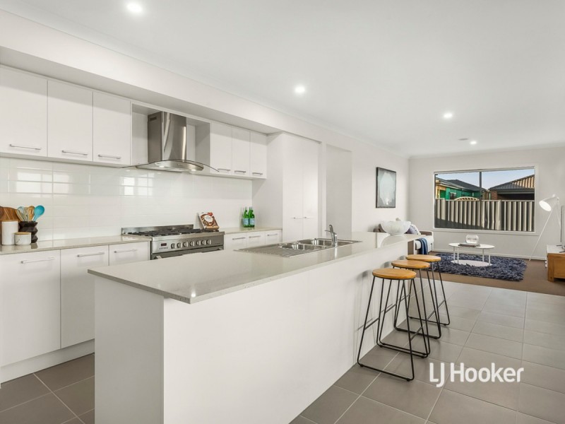 17 Inglewood Drive, Werribee VIC 3030