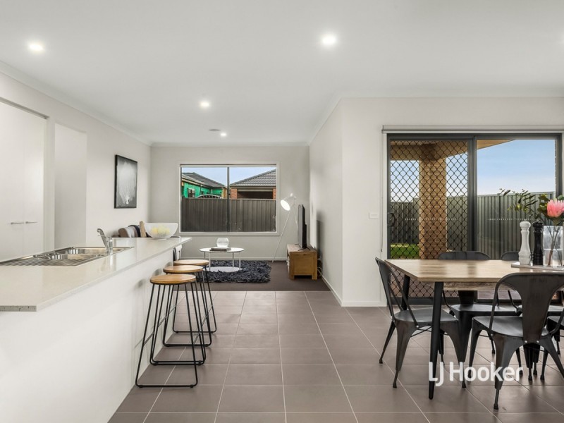 17 Inglewood Drive, Werribee VIC 3030