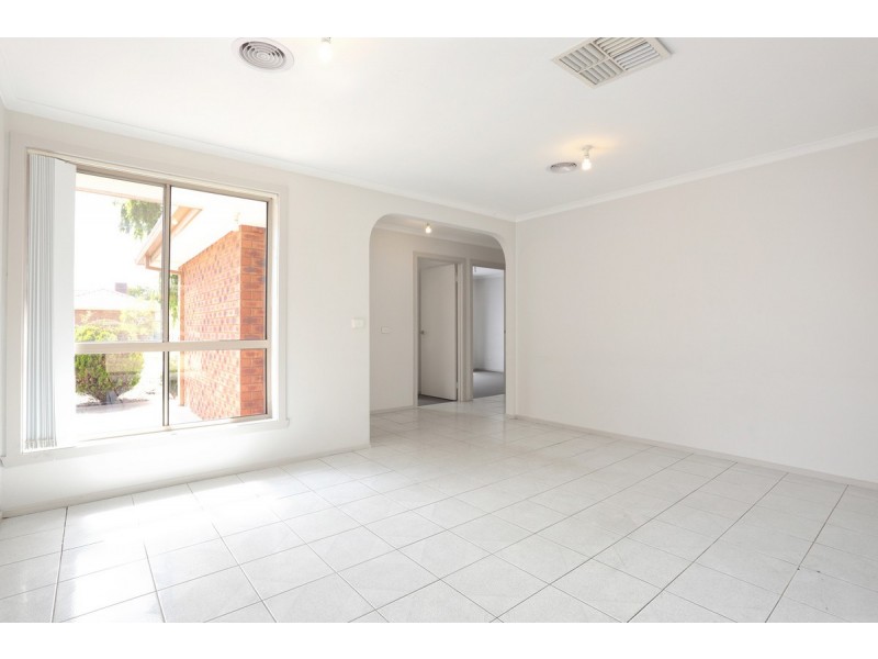 24 Silvereye Crescent, Werribee VIC 3030