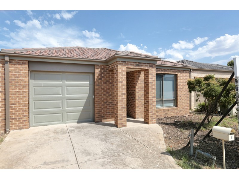 8 Bronson Circuit, Hoppers Crossing VIC 3029