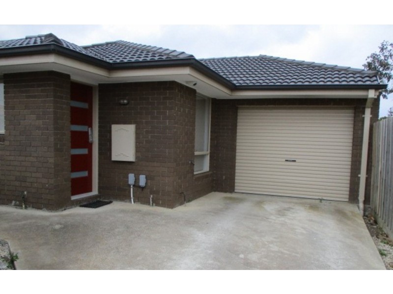 2/13 Whimbrel Court, Werribee VIC 3030